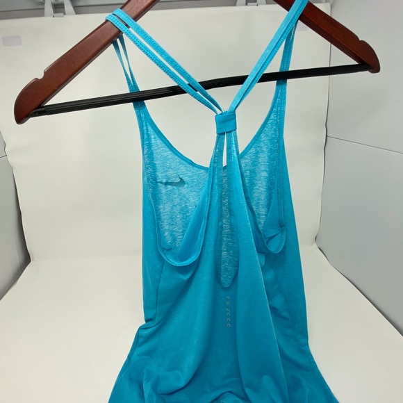 Nike dri-fit top - Picture 3 of 5